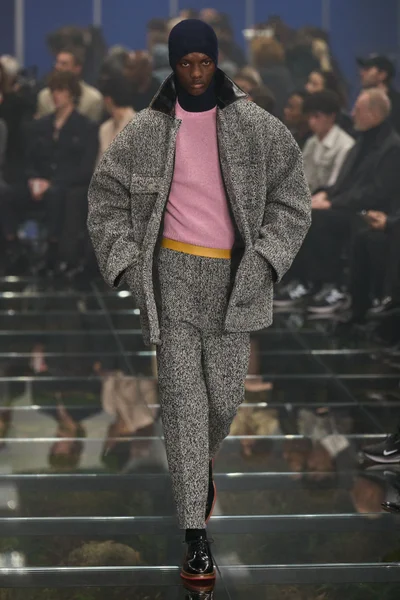 Look 30